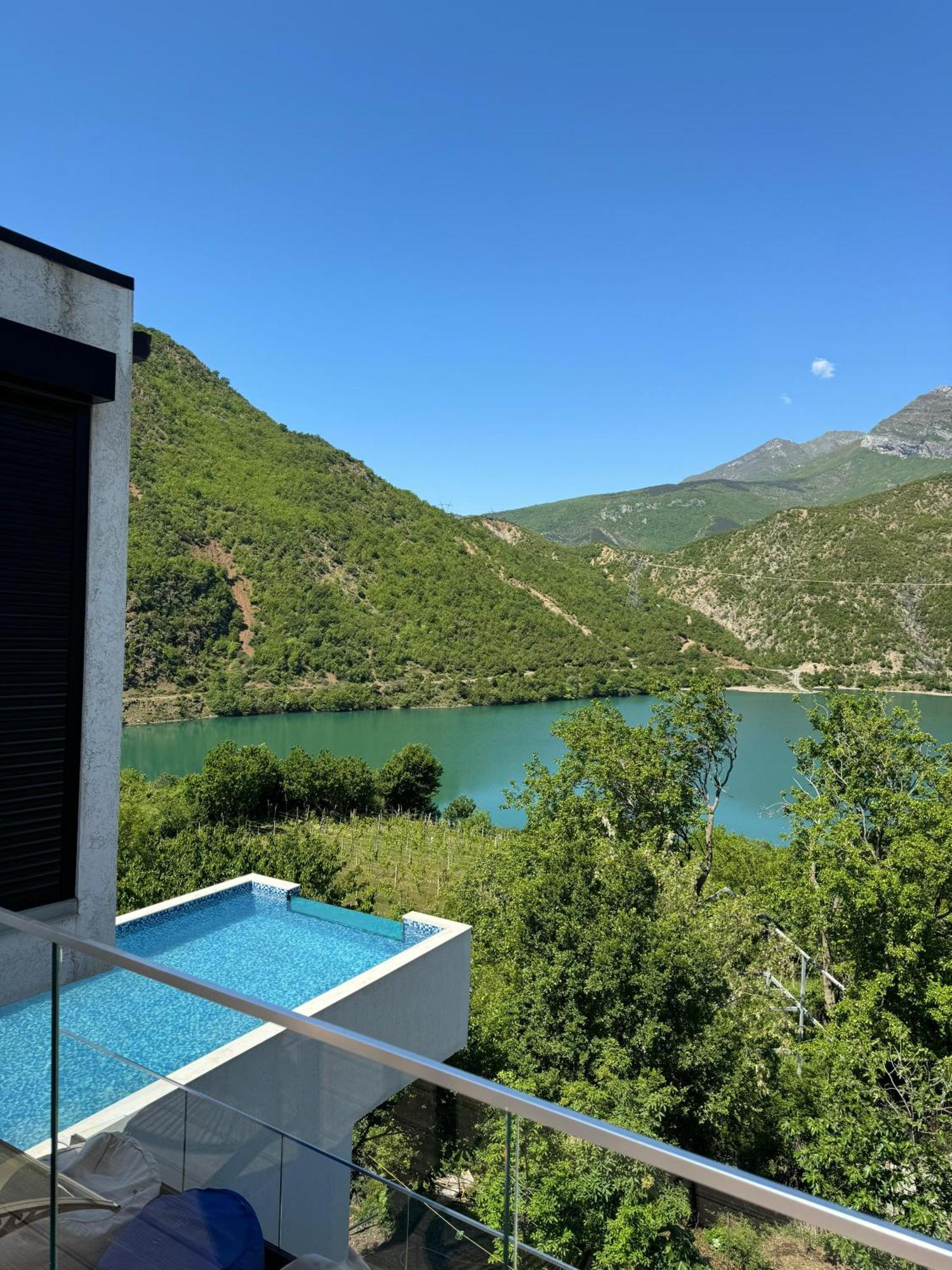 Koman Paradise By Romina Shkoder Bagian luar foto