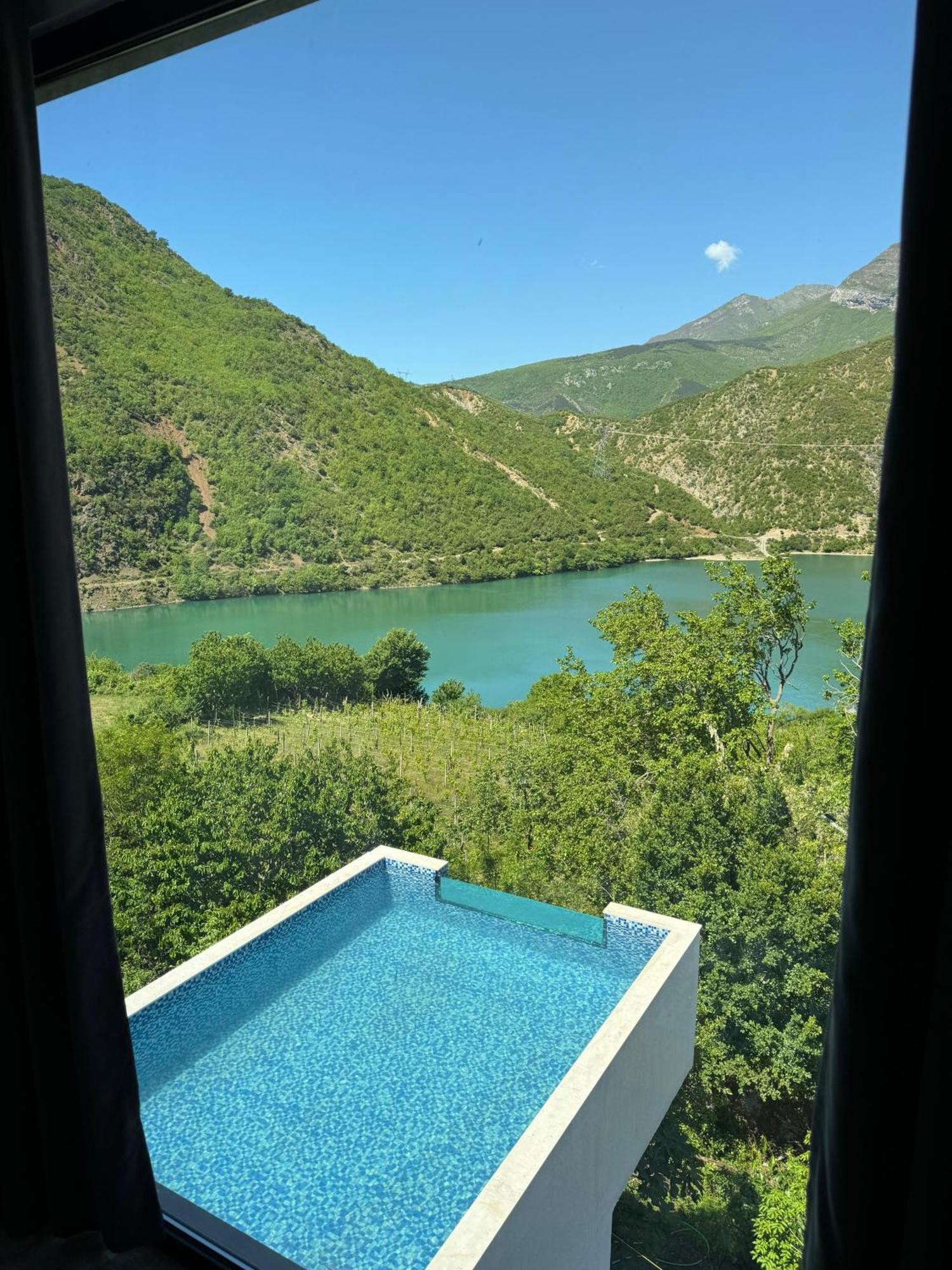 Koman Paradise By Romina Shkoder Bagian luar foto